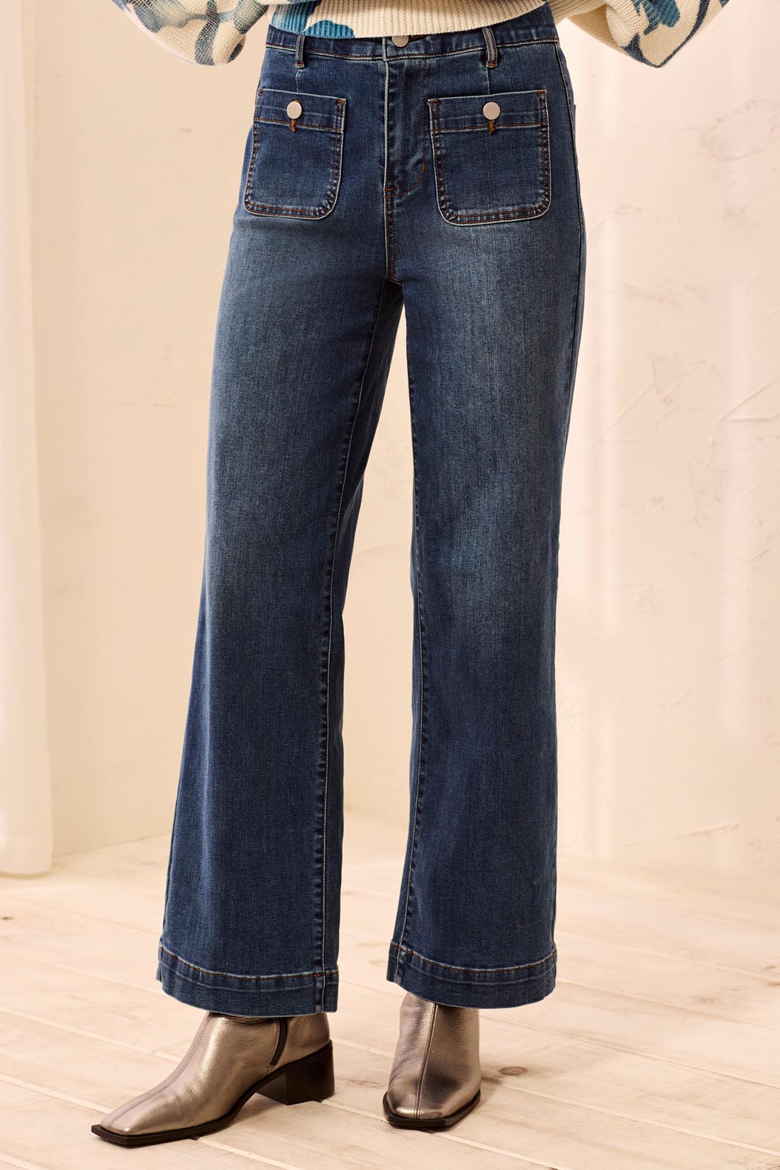 Sophia Curvy Super Straight Ankle Denim