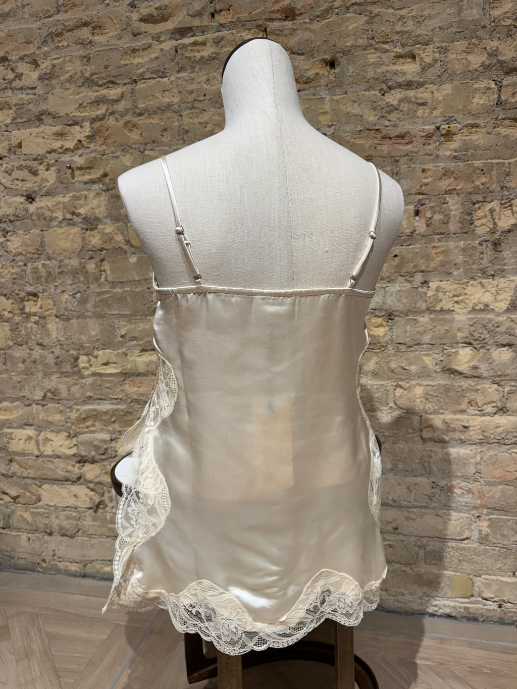 Hollis Top