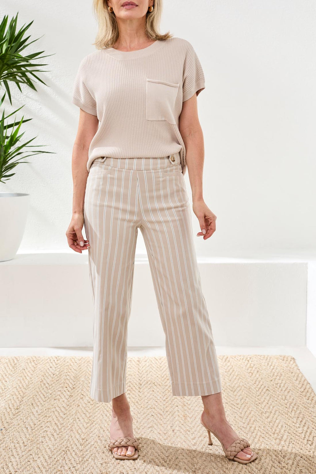 Pull On Capri w/ Waistband Button Tab