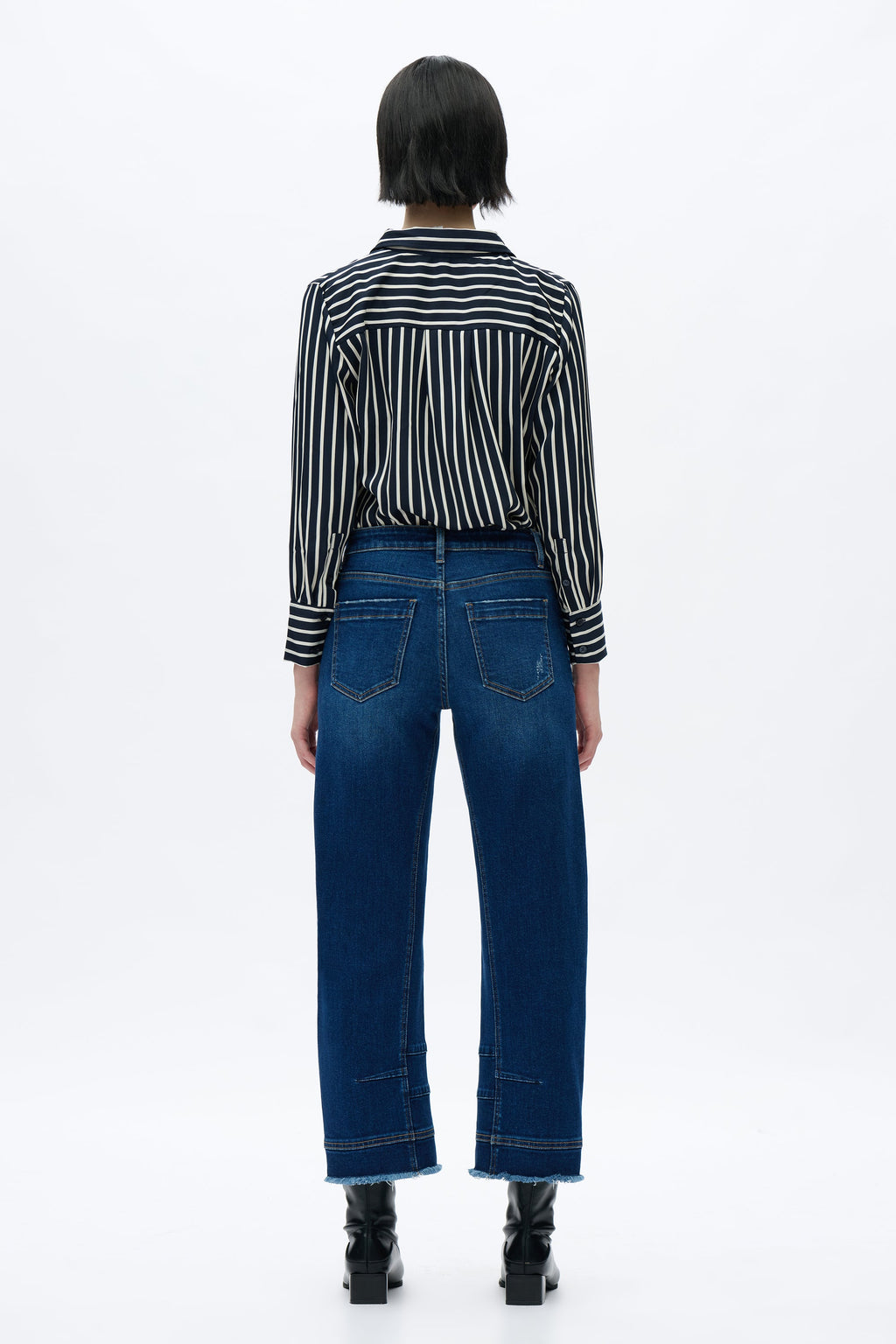Mid Rise Barrel Leg Jean
