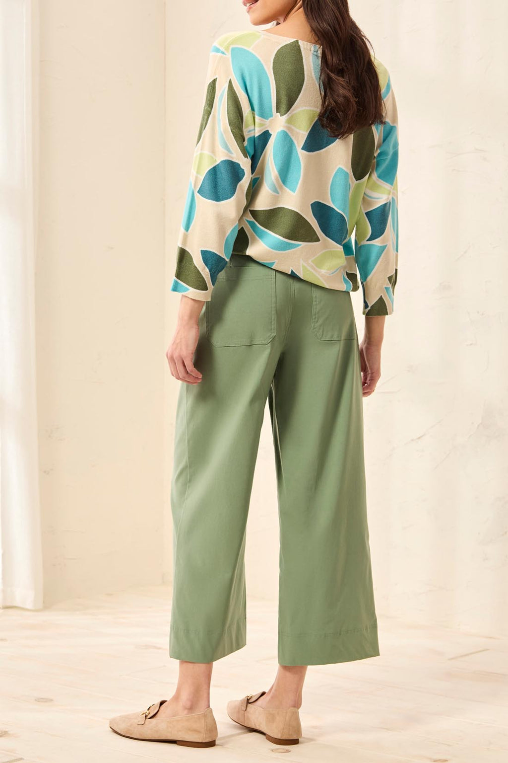 Fly Front High Rise Capri with Pockets